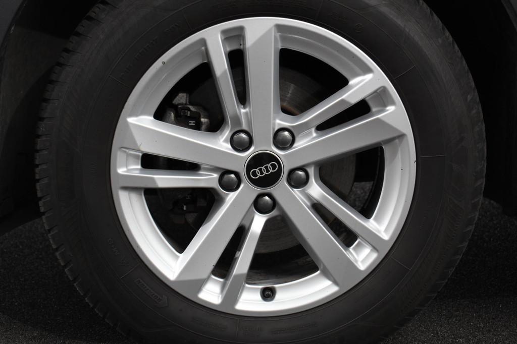 Audi Q3 35 TFSI 162pk MHEV S tronic Prestige Navigatie Apple, Auto's, Audi, Zwart, 4 cilinders, Bedrijf, Automatische klimaatregeling