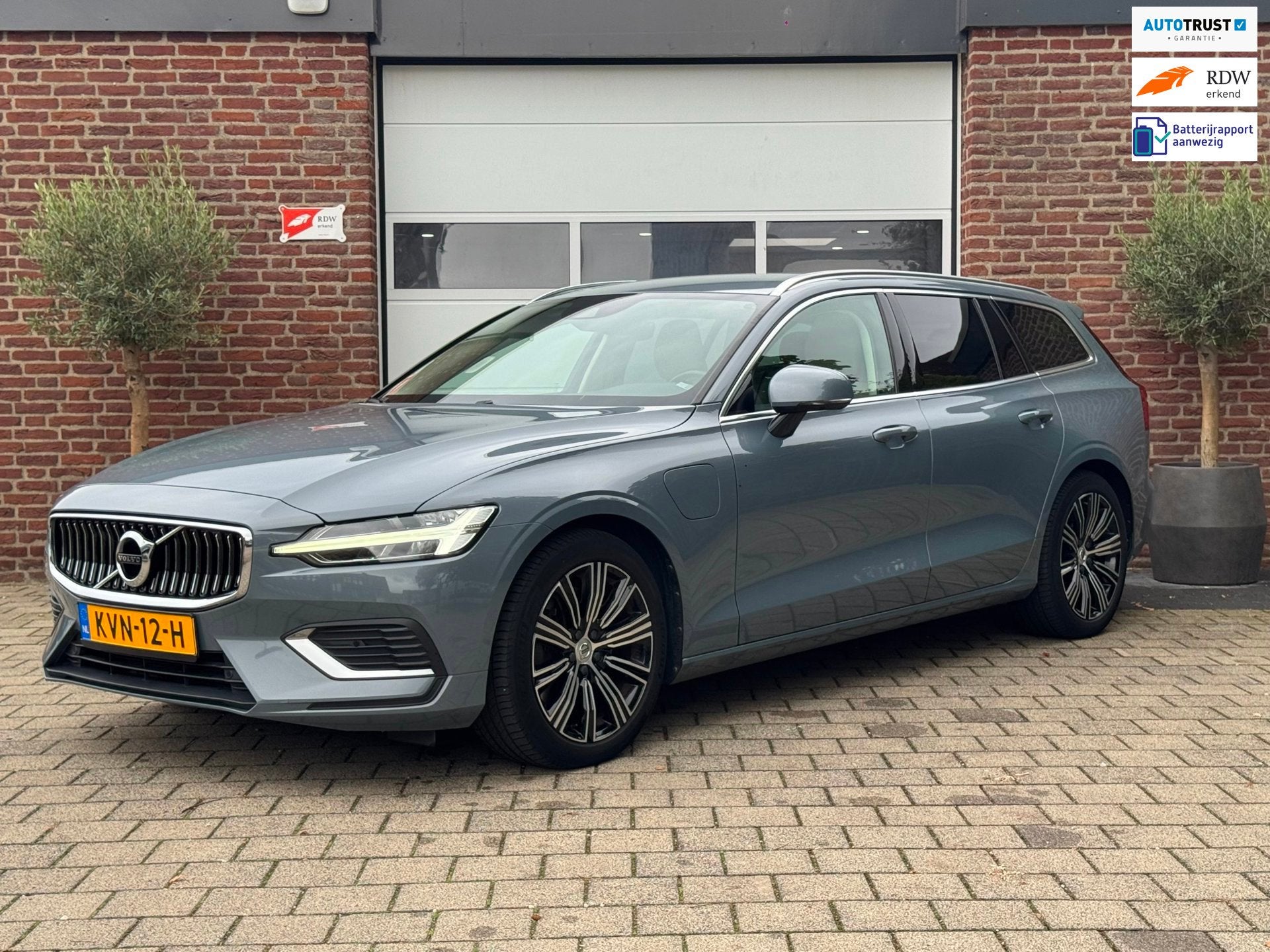 Volvo V60 2.0 T6 Recharge AWD Inscription|trekhaak|leer|stoe, Automaat, Gebruikt, 4 cilinders, 340 pk