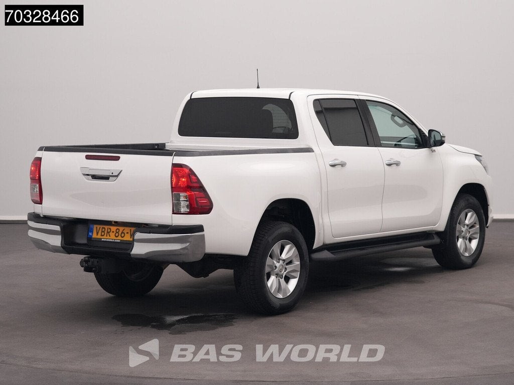 Toyota Hilux 2.4 D-4D Automaat Double Cab 4WD 4x4 Airco Came, Auto's, Toyota, Automaat, Stof, Gebruikt, Euro 6