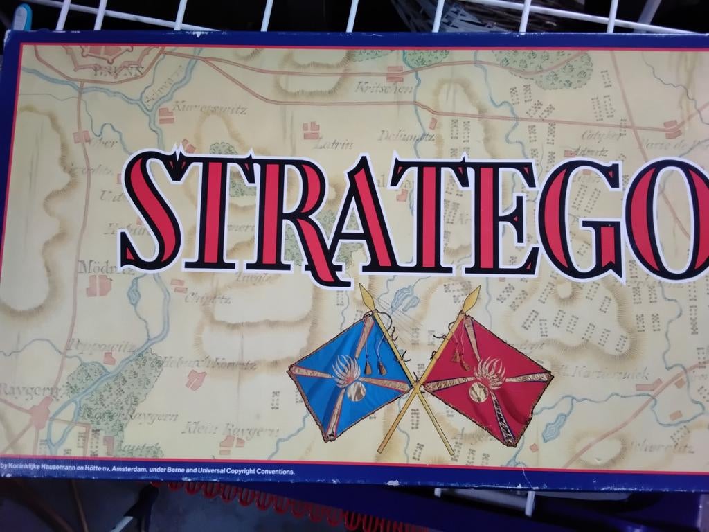 Stratego bordspel - Klassiek strategisch spel, Hobby en Vrije tijd, Gezelschapsspellen | Bordspellen, Een of twee spelers, Ophalen of Verzenden