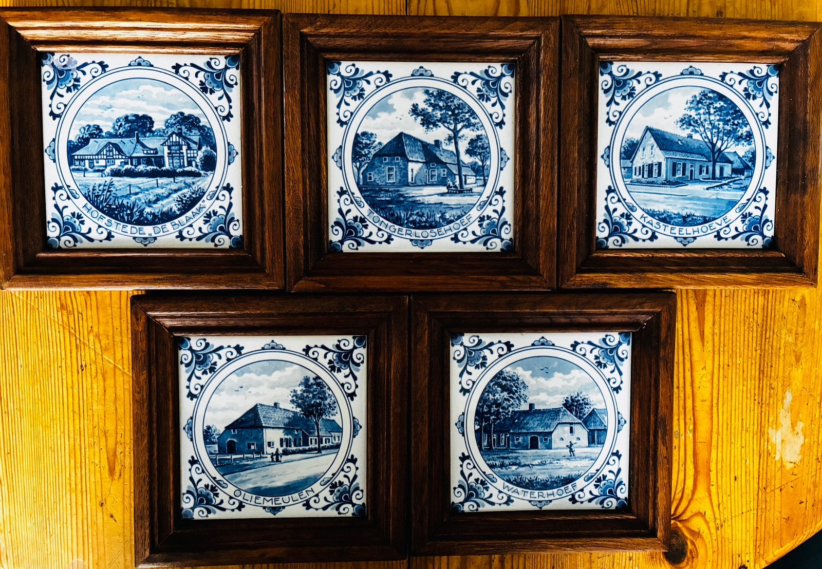 Vijf delftsblauwe tegels in houten lijst 19x19cm, Ophalen of Verzenden