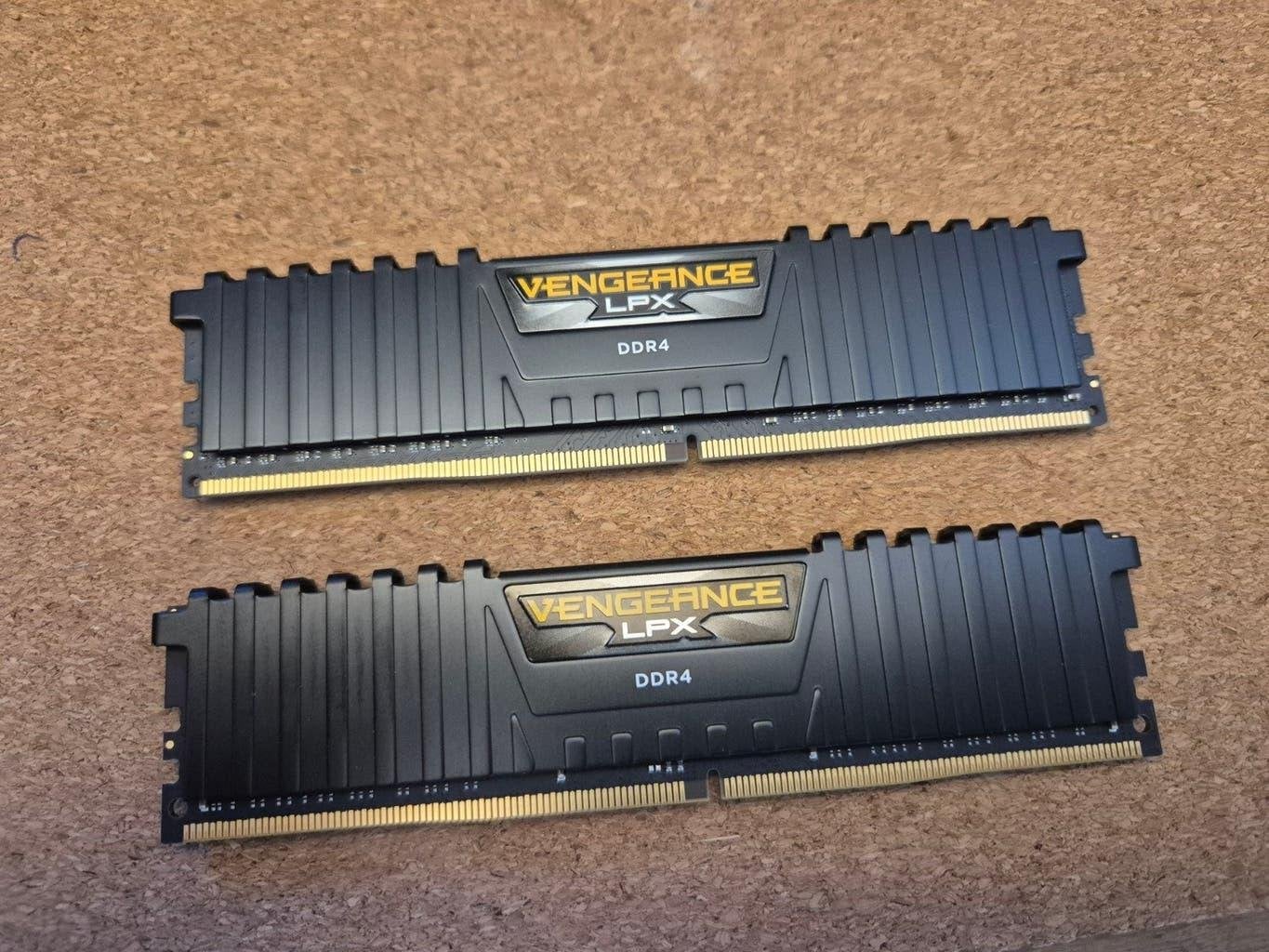 DDR4 geheugen  32gb (2x16GB), Computers en Software, RAM geheugen, 32 GB, DDR4, Ophalen of Verzenden, Zo goed als nieuw