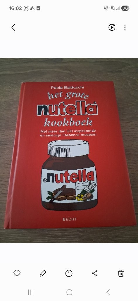 Nutella kookboek, Ophalen of Verzenden, Zo goed als nieuw