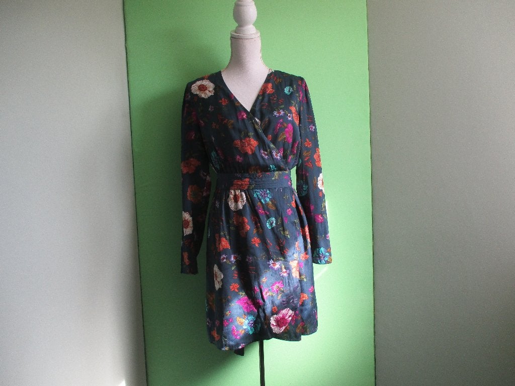ESSENTIEL ANTWERP jurk maat 38., Kleding | Dames, Maat 38/40 (M), Overige kleuren, Verzenden, Zo goed als nieuw