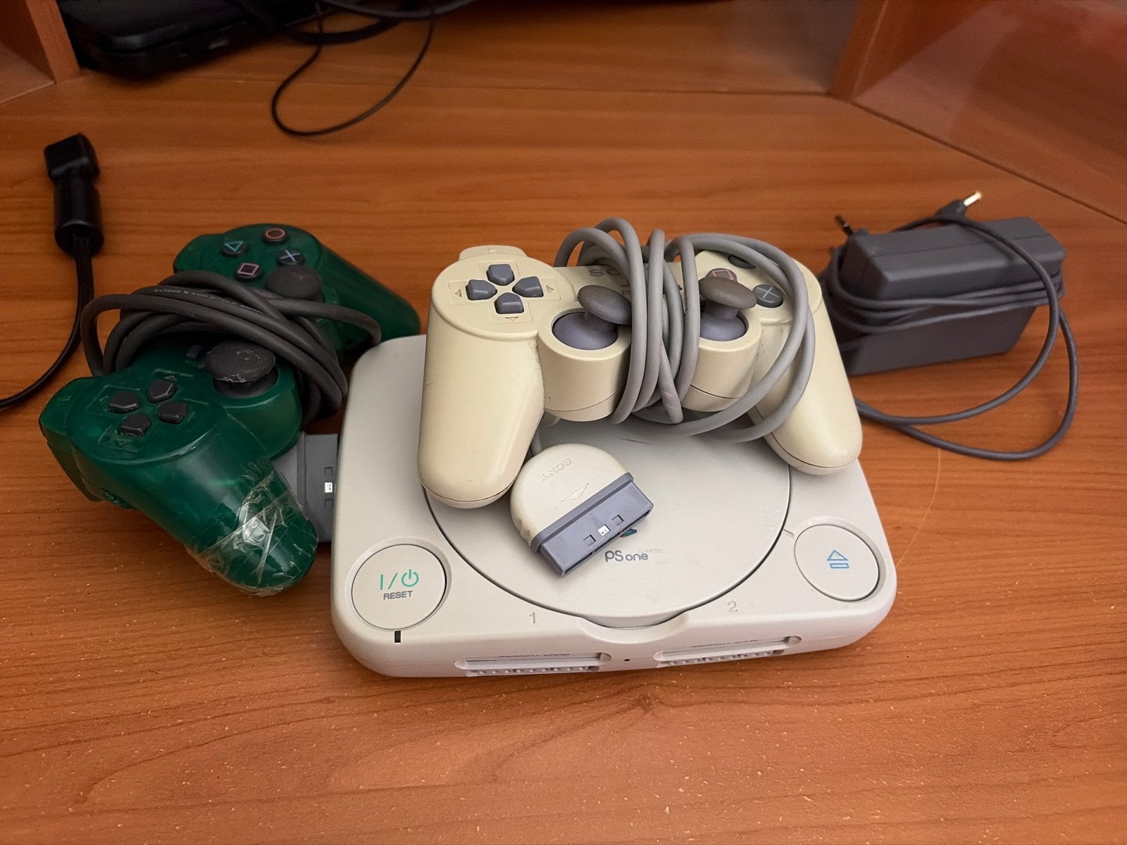 PS1 met diverse FIFA spellen en CTR Racing, 2 spelers, Eén computer, Ophalen of Verzenden, Vanaf 3 jaar