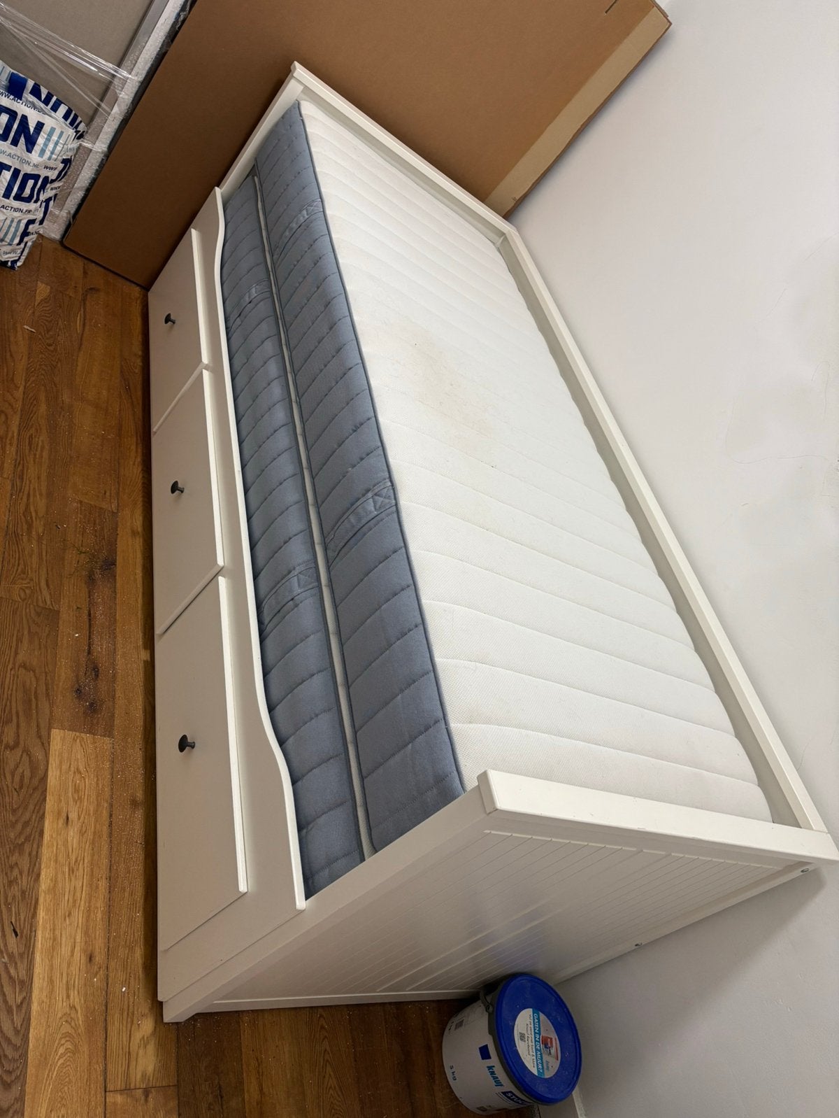 IKEA hemnes uitschuif bed (inclusief 2 matrassen)