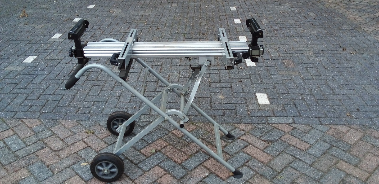 Universele onderstel voor afkortzaag, Doe-het-zelf en Verbouw, Ophalen, Gebruikt, 70 mm of meer, Afkortzaag