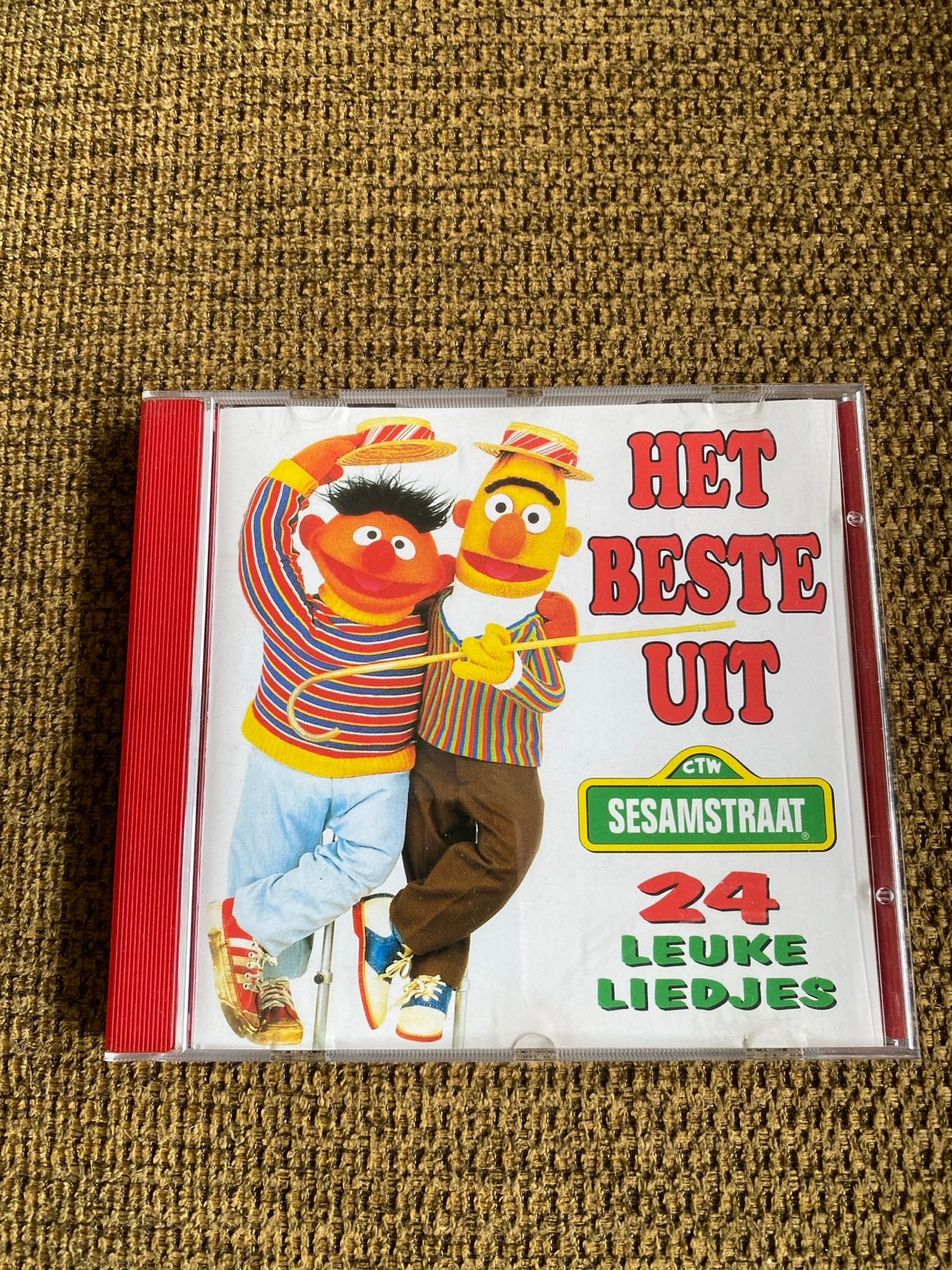 Het Beste Uit Sesamstraat - 24 Leuke Liedjes cd, Tot 2 jaar, Ophalen of Verzenden, Zo goed als nieuw, Muziek