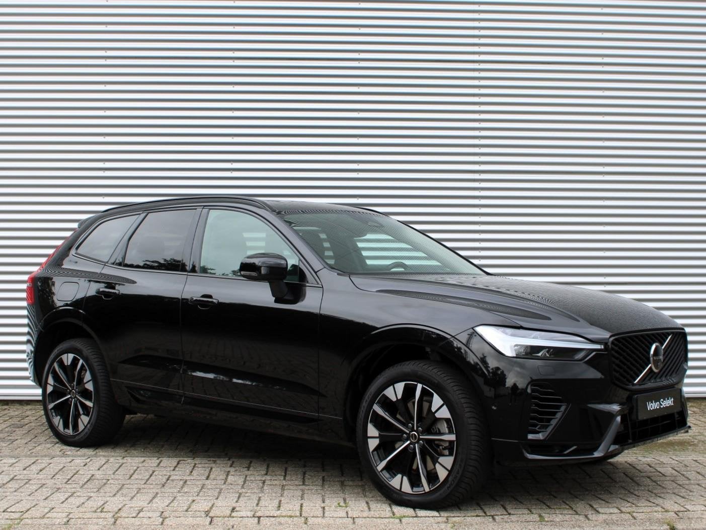Volvo XC60 2.0 T6 Plug-in hybrid AWD Ultra Dark Automaat / P, Auto's, Automaat, Gebruikt, 4 cilinders, 180 min