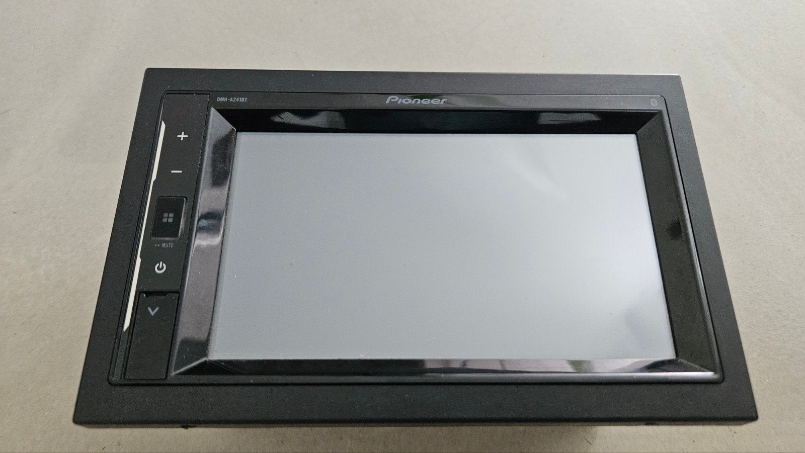 Pioneer DMH-A241BT autoradio met Bluetooth en USB, Ophalen of Verzenden, Gebruikt