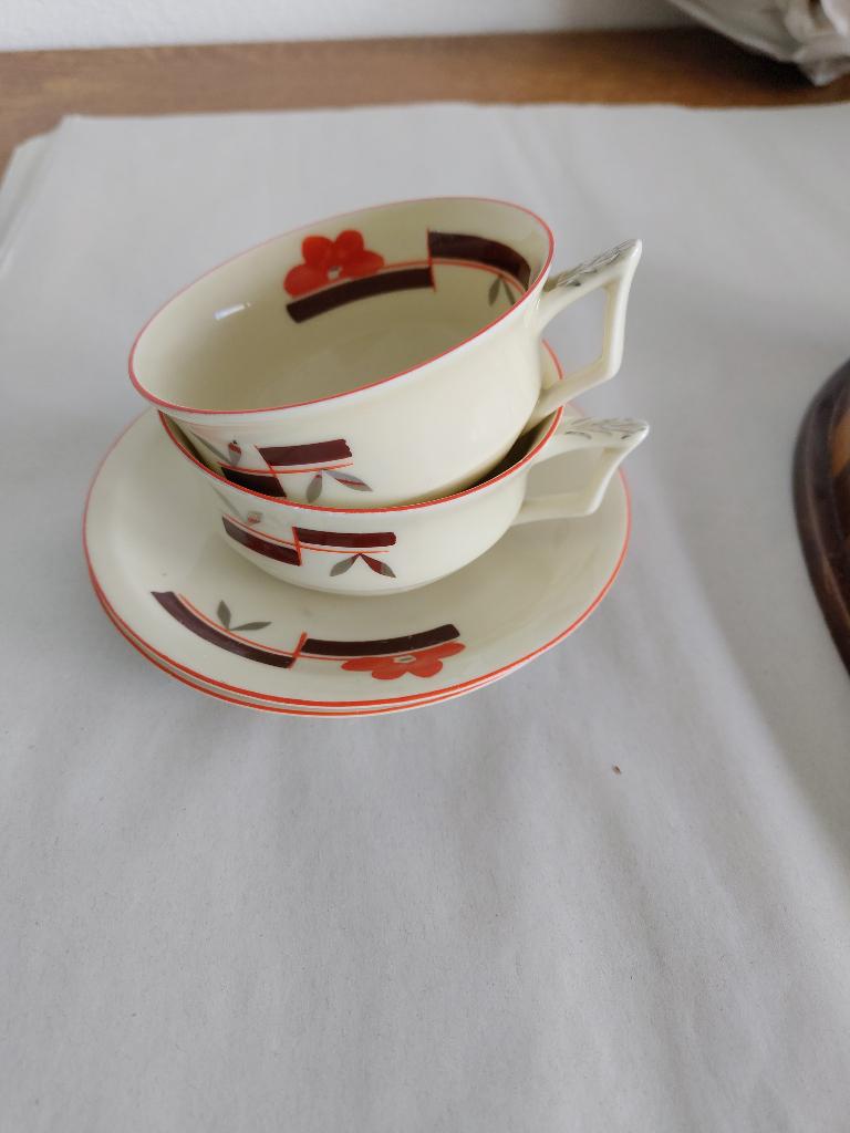 Art deco kop en schotels, Ophalen