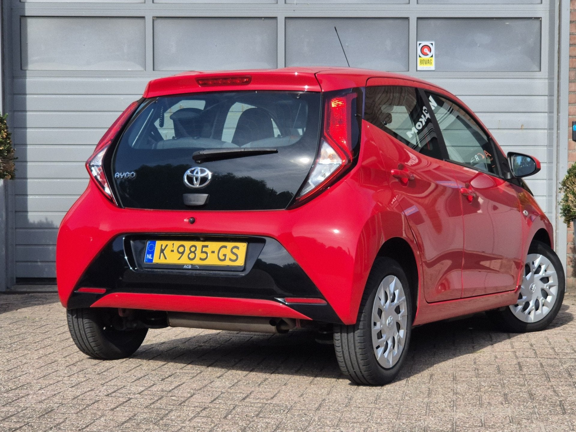 Toyota Aygo 1.0 VVT-i x-play Achteruitrij camera. (bj 2020), Auto's, Voorwielaandrijving, Stof, Gebruikt, 4 stoelen