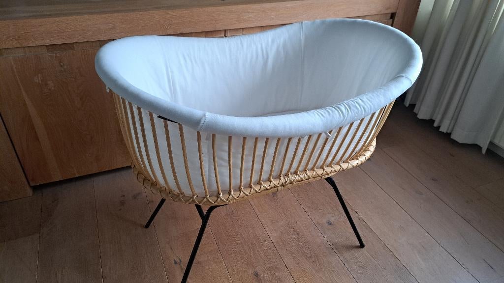 Rattan Wieg met Childhome omrader, Kinderen en Baby's, Babywiegjes en Ledikanten, Ophalen, Zo goed als nieuw, Wieg