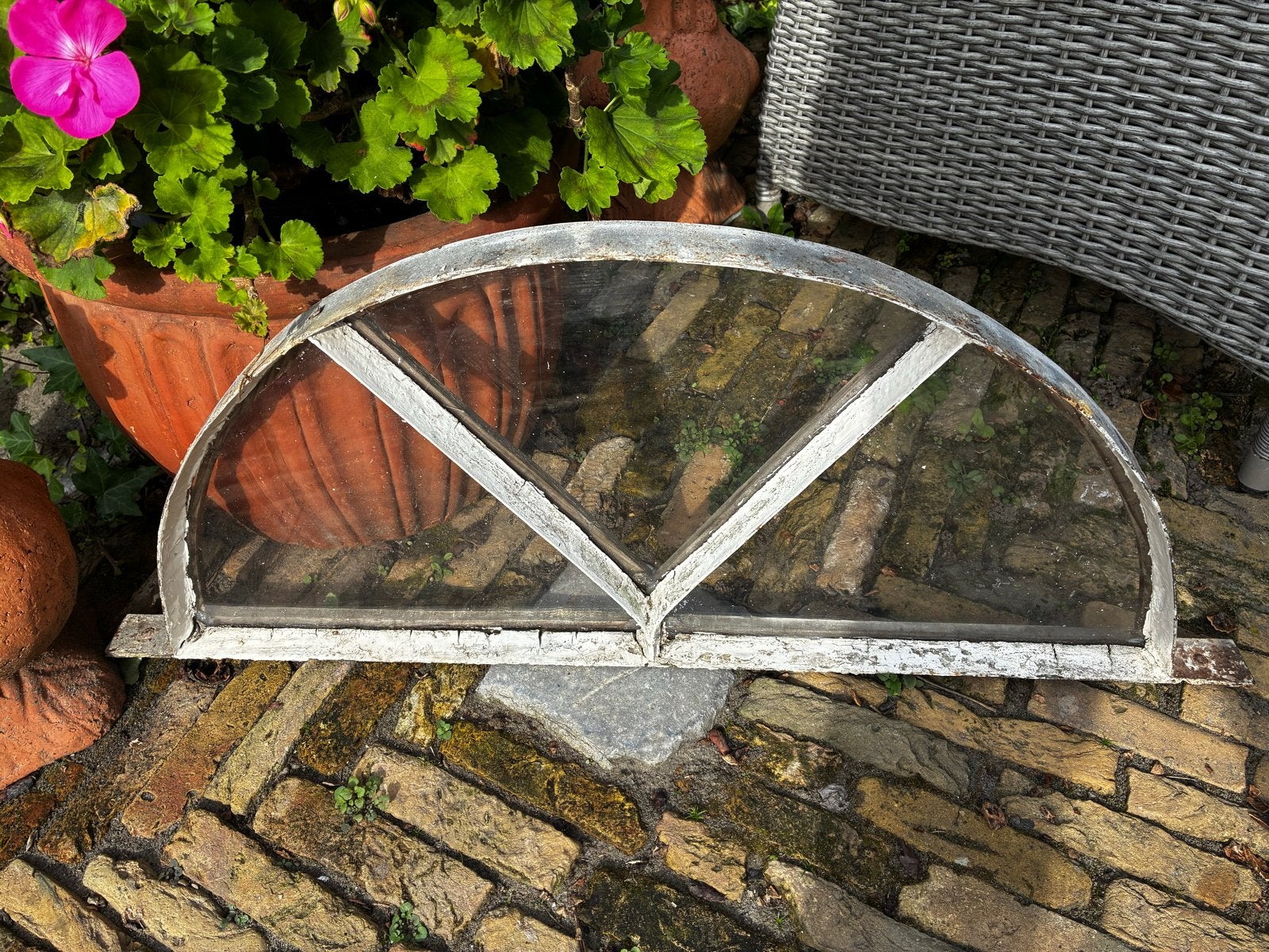Antiek gietijzer half rond (stal)raam, Ophalen, Gevelraam of Ruit, Gebruikt, Minder dan 80 cm