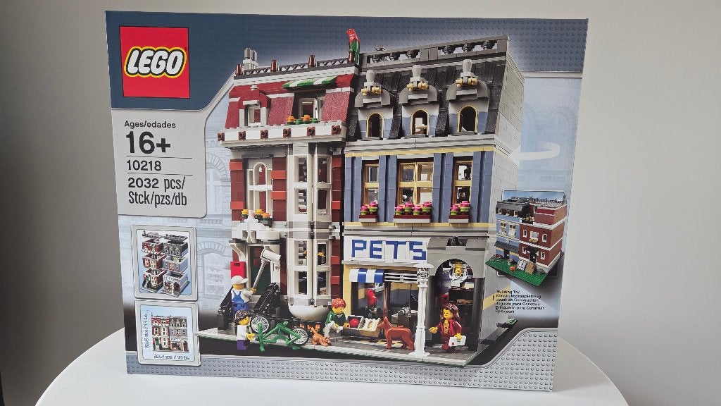LEGO Pet Shop (10218), Kinderen en Baby's, Speelgoed | Duplo en Lego, Lego, Nieuw, Ophalen of Verzenden, Compleet
