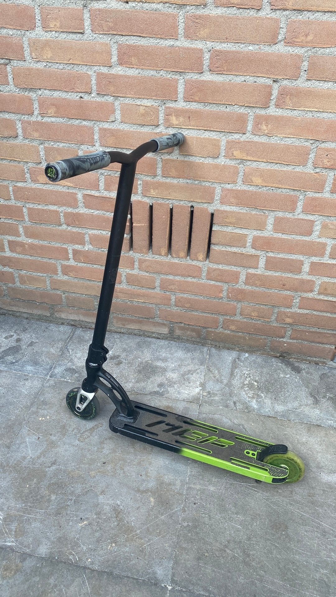 Mgp stuntstep | zwart/groen, Ophalen, Zo goed als nieuw, Gewone step