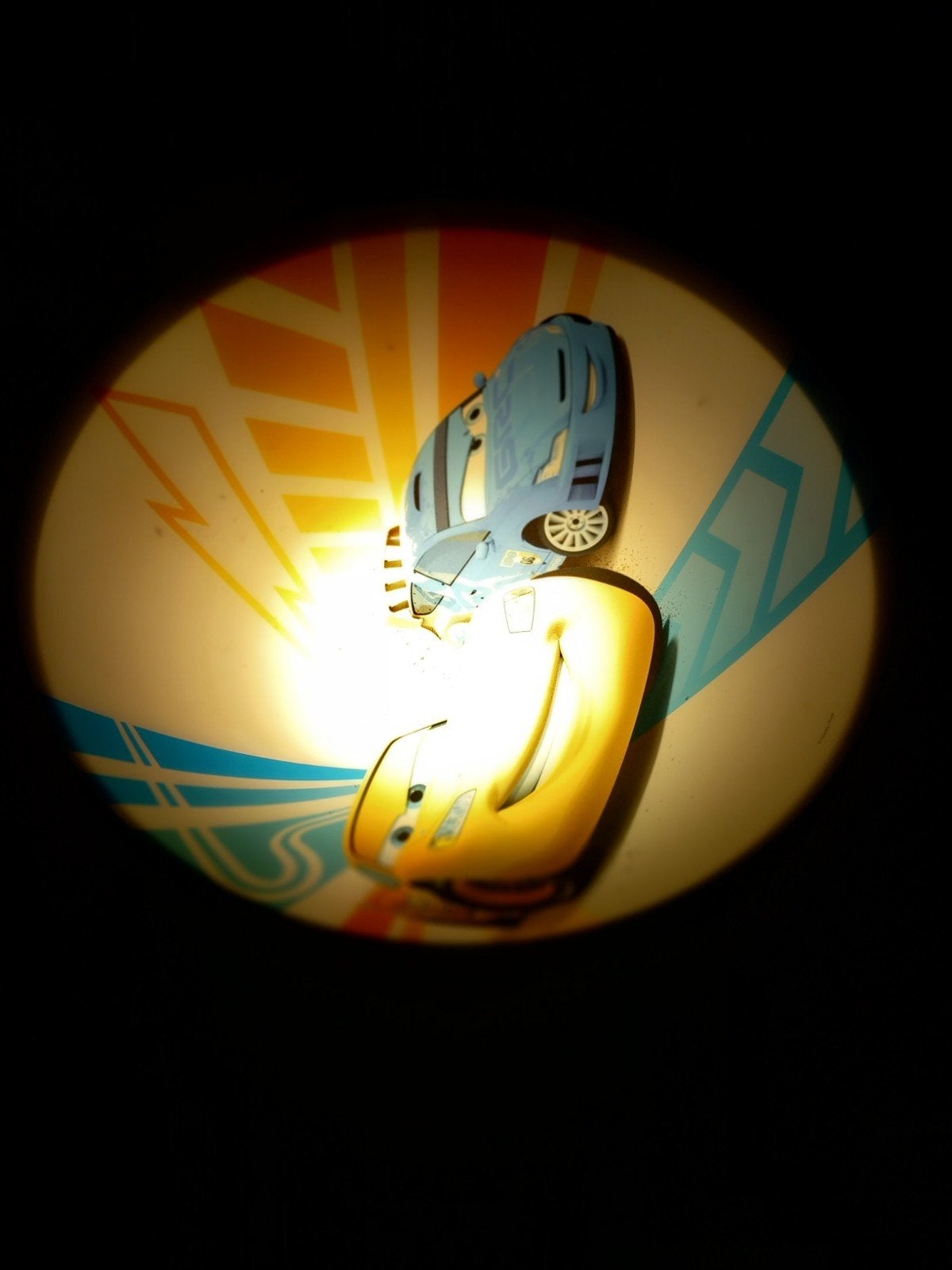 Leuke Disney Cars plafondlamp voor kinderkamer, Kinderen en Baby's, Kinderkamer | Inrichting en Decoratie, Ophalen, Gebruikt, Meerkleurig