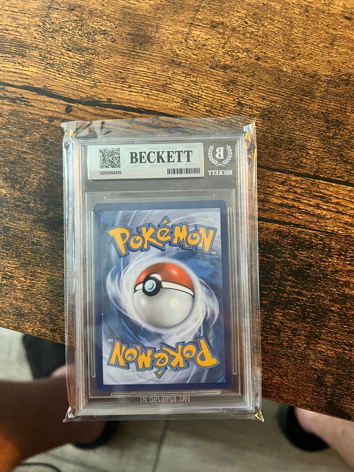 Pikachu 25th Anniversary Holo R Beckett Graded 8 NM-MT, Ophalen, Nieuw, Losse kaart