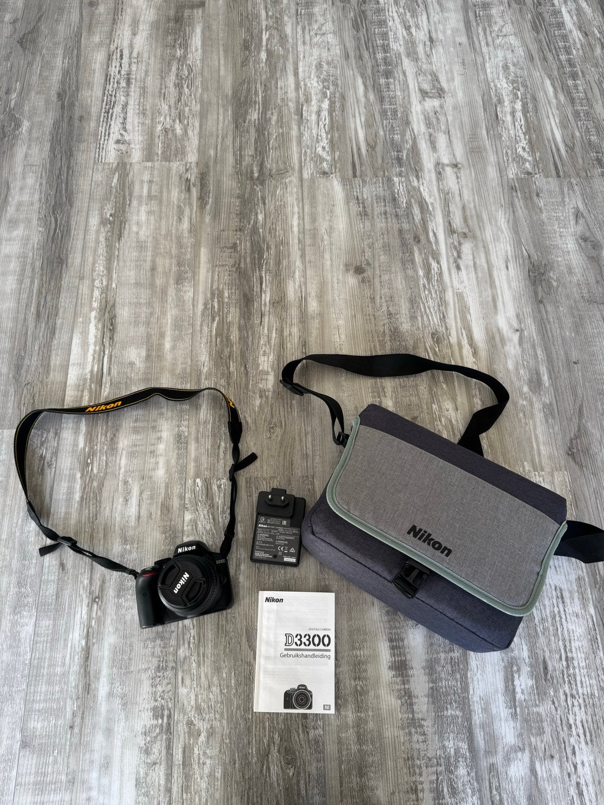 Nikon D3300 Spiegelreflexcamera met accessoires - Zo goed al, Ophalen, Spiegelreflex, Zo goed als nieuw, Accu