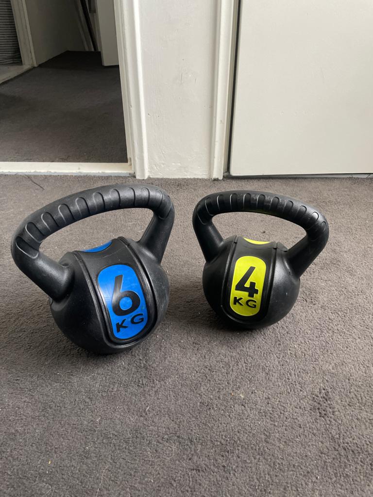 Kettlebells set: 4 kg en 6 kg, Sport en Fitness, Ophalen, Gebruikt, Armen, Kettlebell