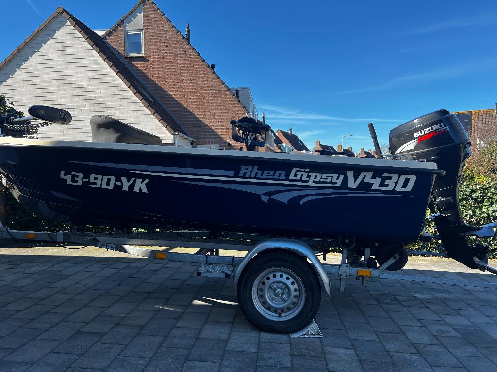 Rhea Gipsy V430, Watersport en Boten, Vis- en Consoleboten, Ophalen, 10 tot 30 pk, Zo goed als nieuw, Elektrische start