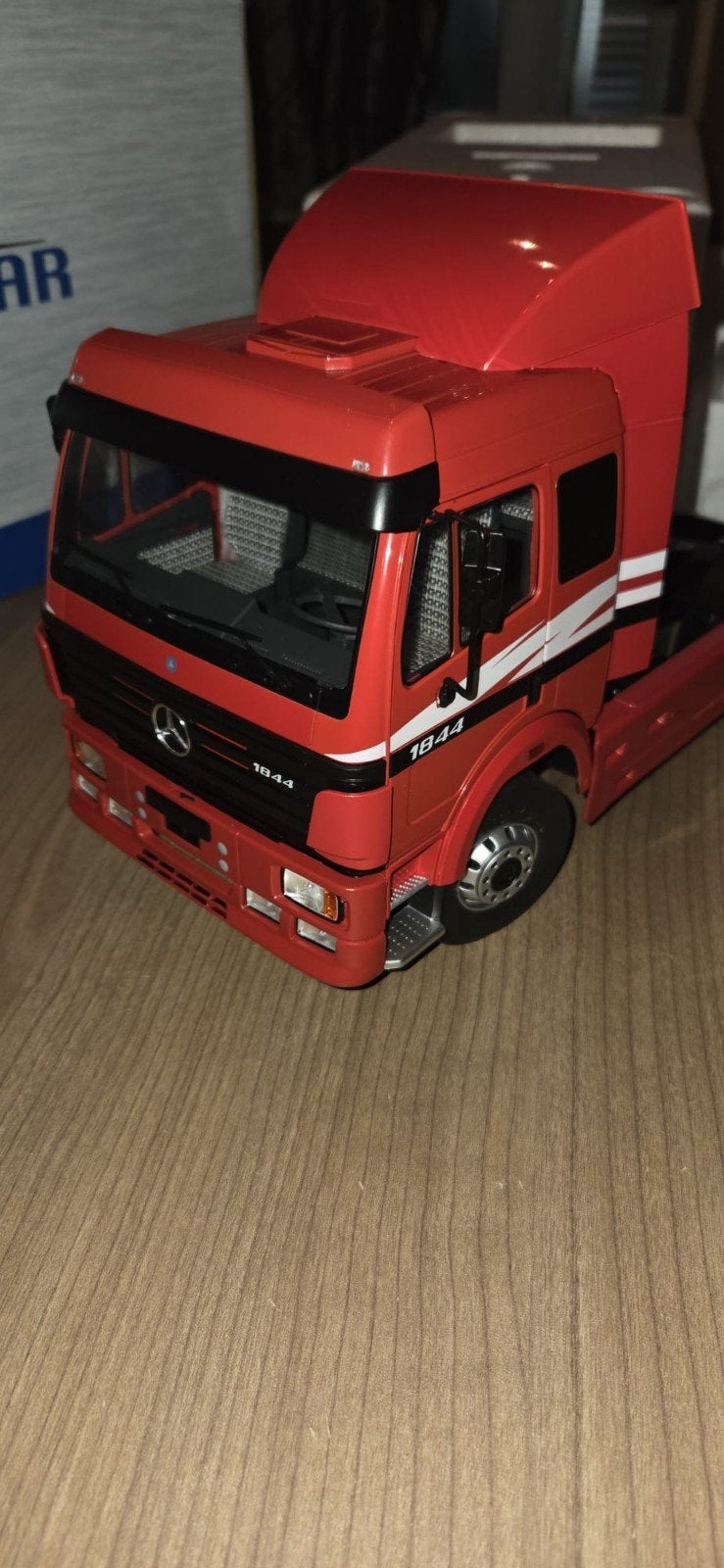 Vrachtwagens 1.18, zie omschrijving., Hobby en Vrije tijd, Modelauto's | 1:18, Ophalen of Verzenden