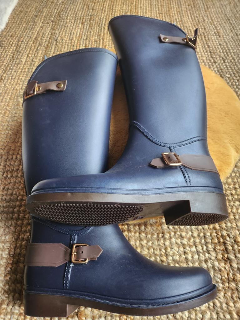 Nieuwe donkerblauwe regenlaarzen - Maat 39, Kleding | Dames, Schoenen, Ophalen of Verzenden, Nieuw, Blauw, Regenlaarzen