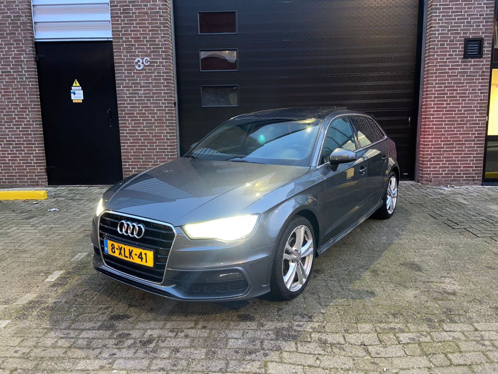 Audi A3 1.4TFSI G-tron 81KW SB S-tro INRUIL MOGELIJK, 4 cilinders, CNG (Aardgas), Origineel Nederlands, Zilver of Grijs