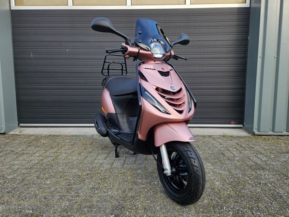 PIAGGIO ZIP 4T E5 BROM BJ 2021 ROSE GOLD 3051 + OPTIES!, Fietsen en Brommers, PIAGGIO, Onbekend, 49 cc, Onbekend