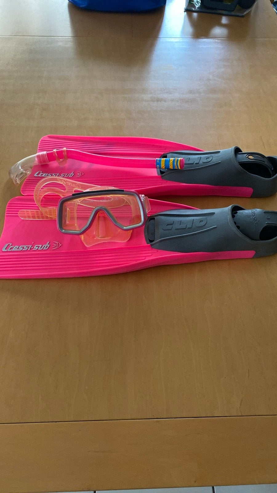 Cressi-sub Rondine Clio zwemvliezen (39-40) met snorkelset, Watersport en Boten, Duiken, Ophalen of Verzenden, Gebruikt, Zwem- of Duikvliezen