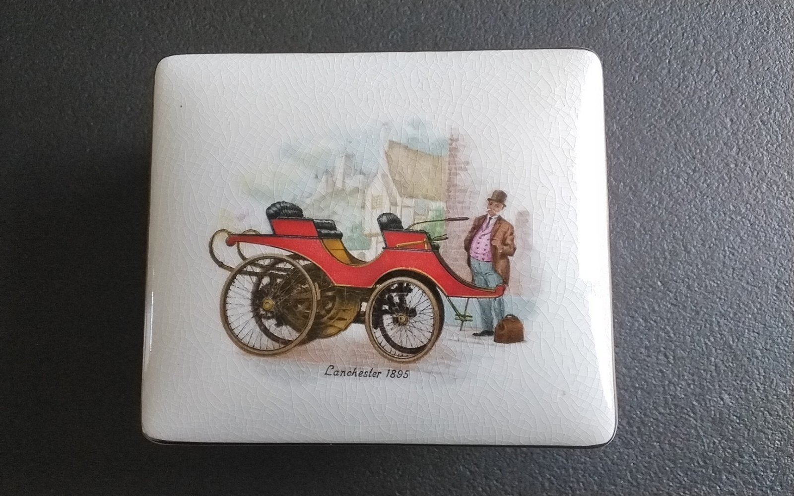 Doosje met 4 schaaltjes met oldtimers, Ophalen