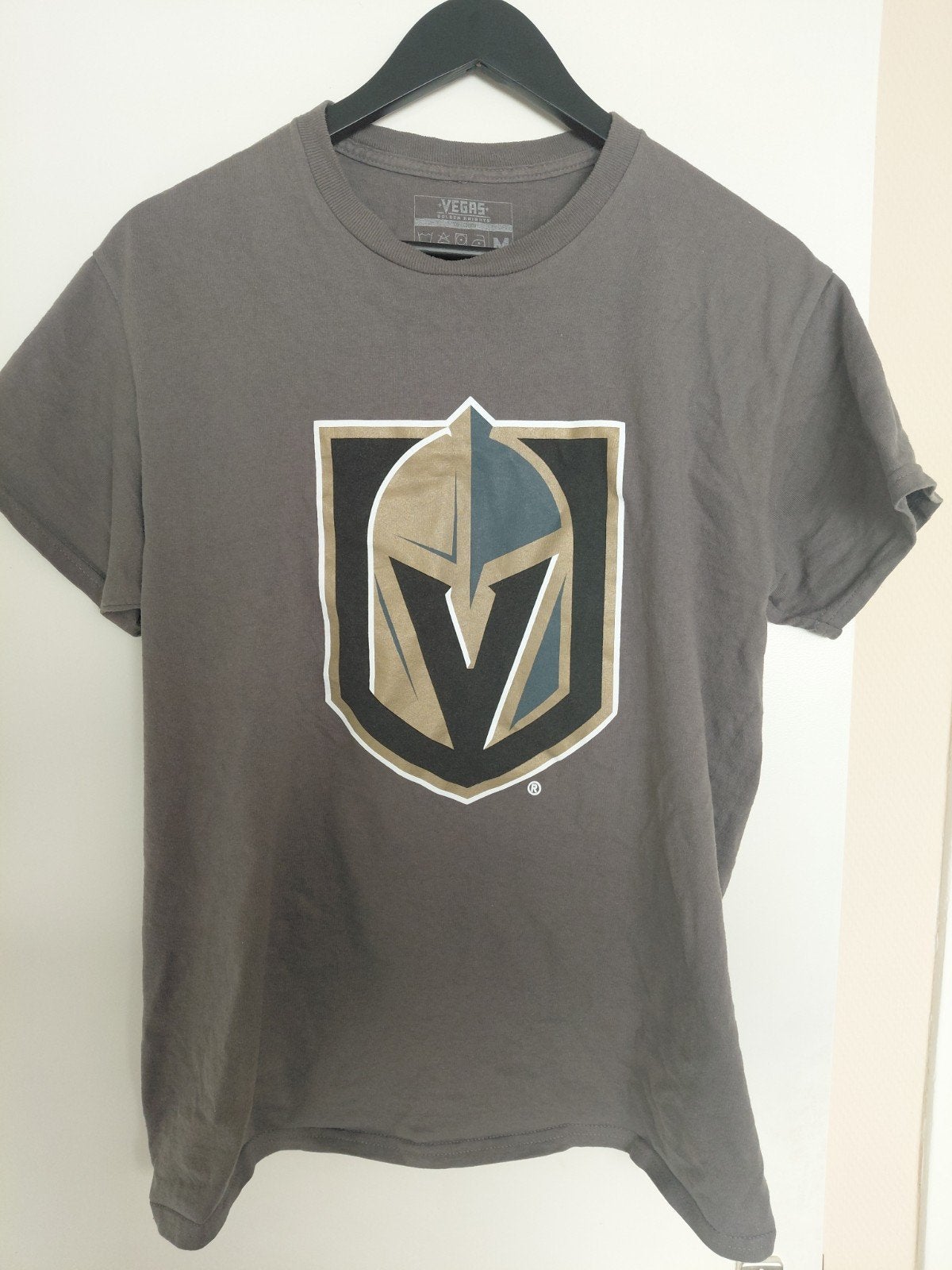 Vegas Golden Knights T-shirt maat M NHL, Ophalen, Zo goed als nieuw, Kleding