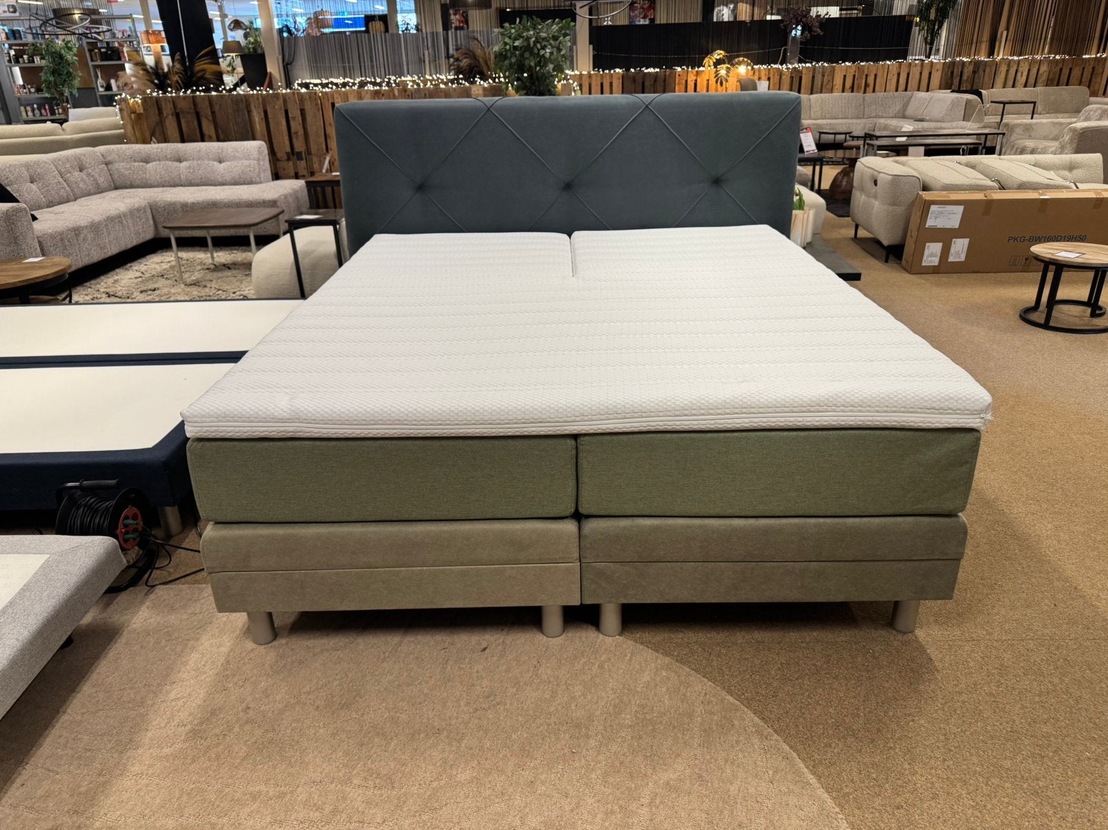 Boxspring Elektrisch 180x200 Groen stof Direct/Leverbaar, Ophalen, #Boxspring#Groen#200#Stof#Bedden#2-Persoons, Mwonenenslapen