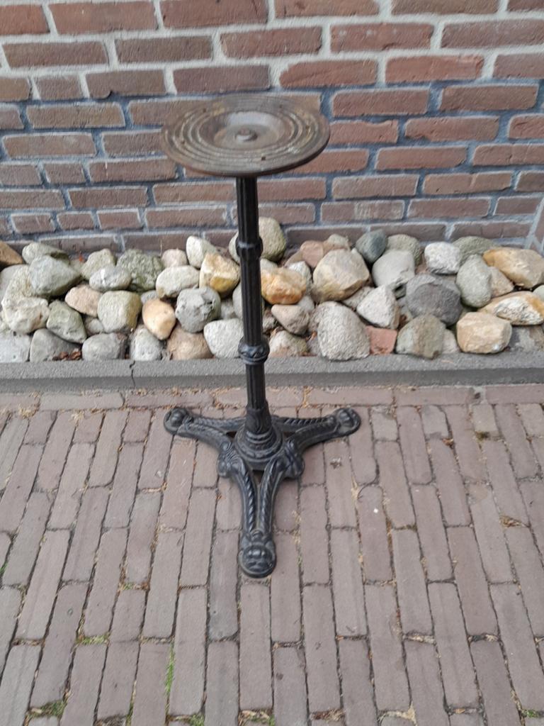 Gietijzeren tafelpoot voor tafelblad., Tuin en Terras, Tuintafels, Ophalen, Gebruikt, Rond, Metaal