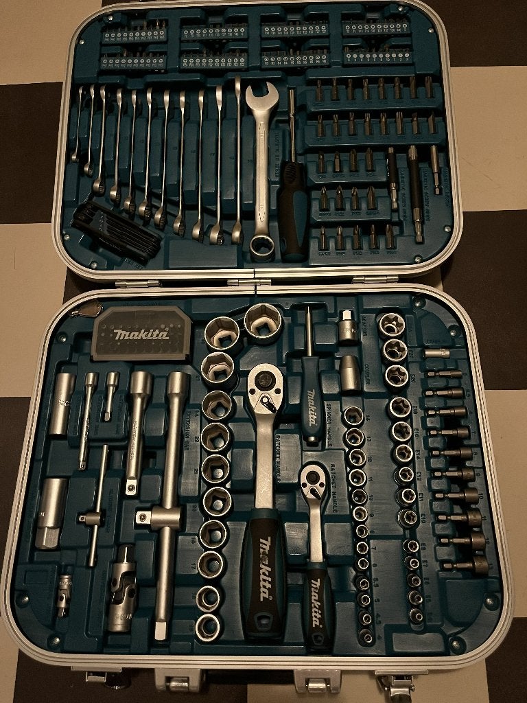 Makita Handgereedschapset 227-delig P-90532, Ophalen of Verzenden, Zo goed als nieuw, Gereedschapsset, Makita