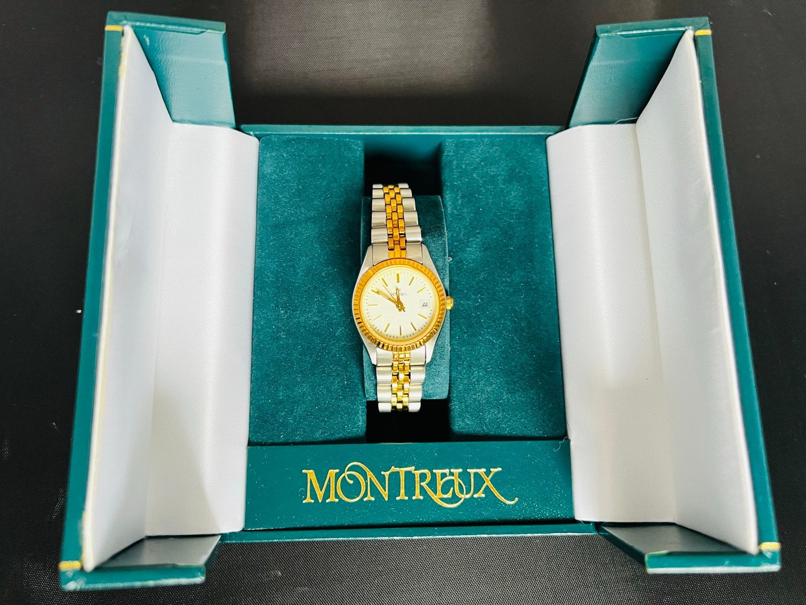 Montreux Polshorloge - Zilverkleurig met Gouden Accenten, Overige merken, Staal, Polshorloge, Ophalen of Verzenden