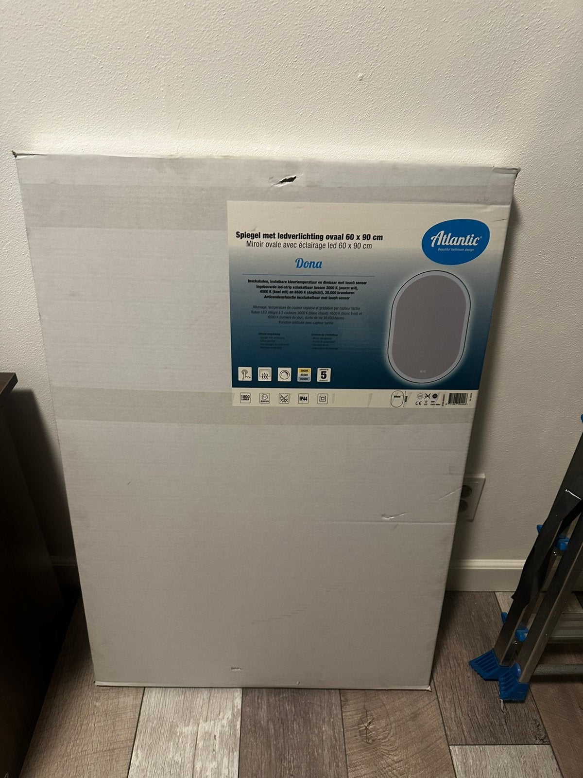 Badkamer spiegel met verlichting dona van de karwei, Huis en Inrichting, Woonaccessoires | Spiegels, Ophalen, Nieuw, Minder dan 100 cm