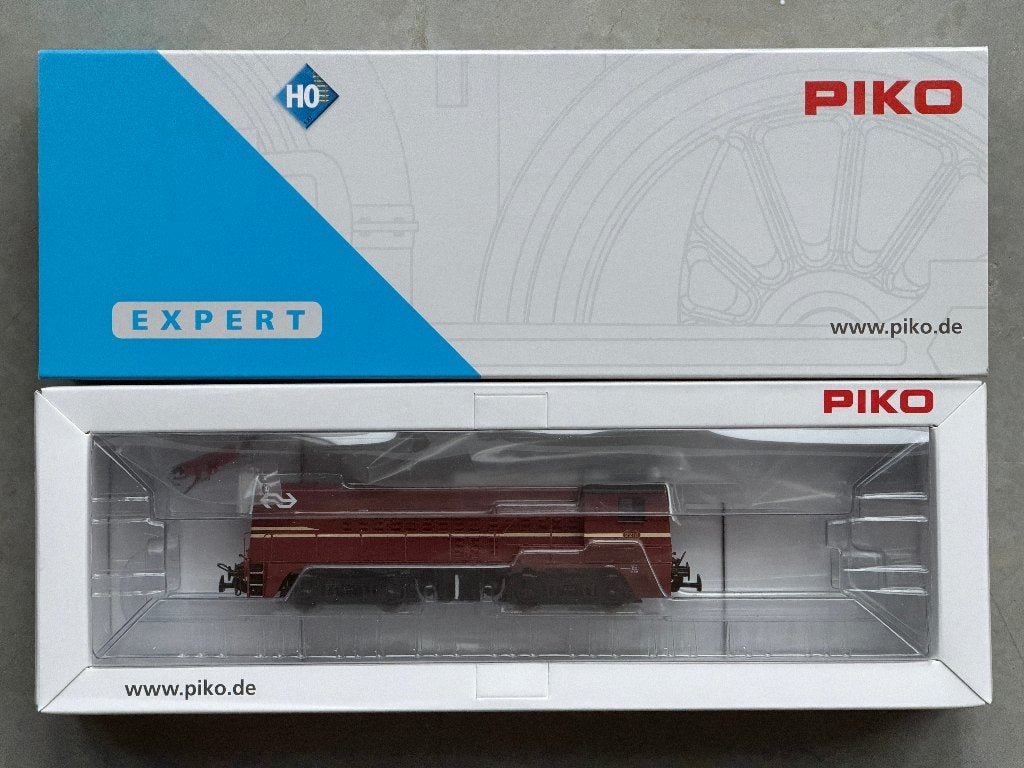 NIEUW Piko H0 52689 Diesel Locomotief IV NS 2200 In Doos, Hobby en Vrije tijd, Ophalen, Wisselstroom, Locomotief, Nieuw