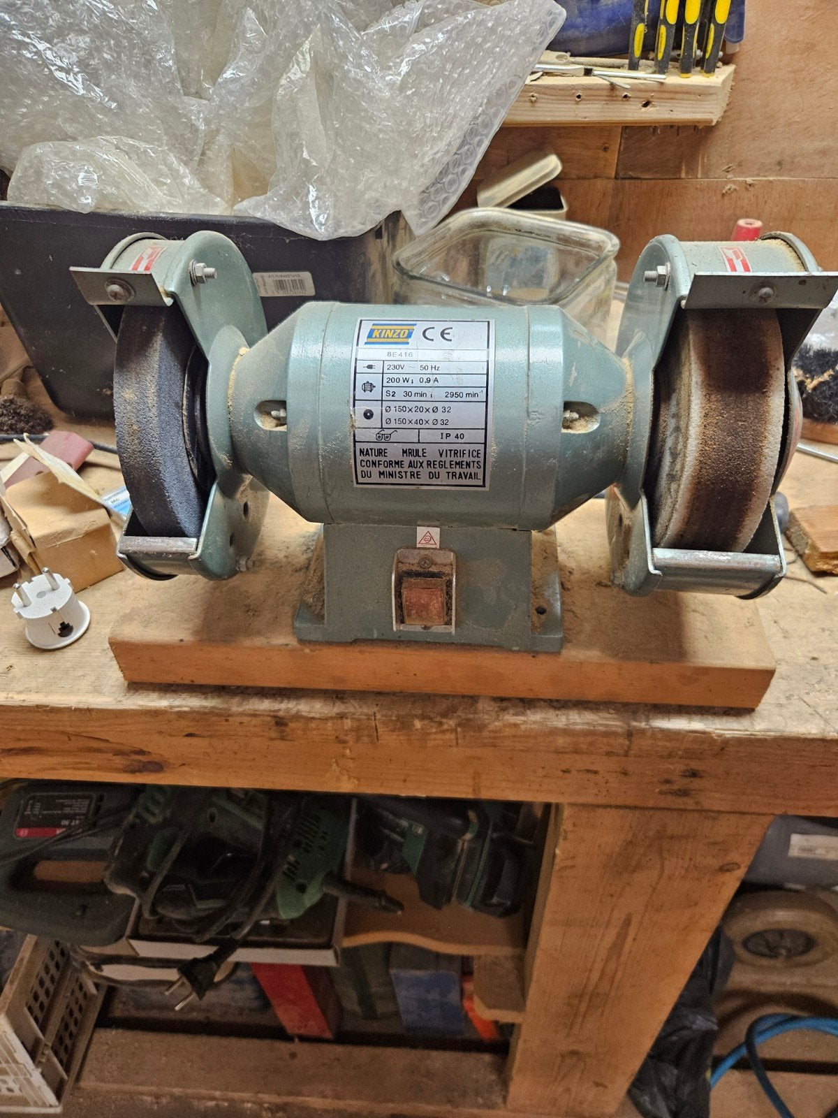 Kinzo Werbank Slijpmachine 200W - Goed Werkend, Ophalen, Gebruikt, Minder dan 700 watt, Werkbankslijpmachine