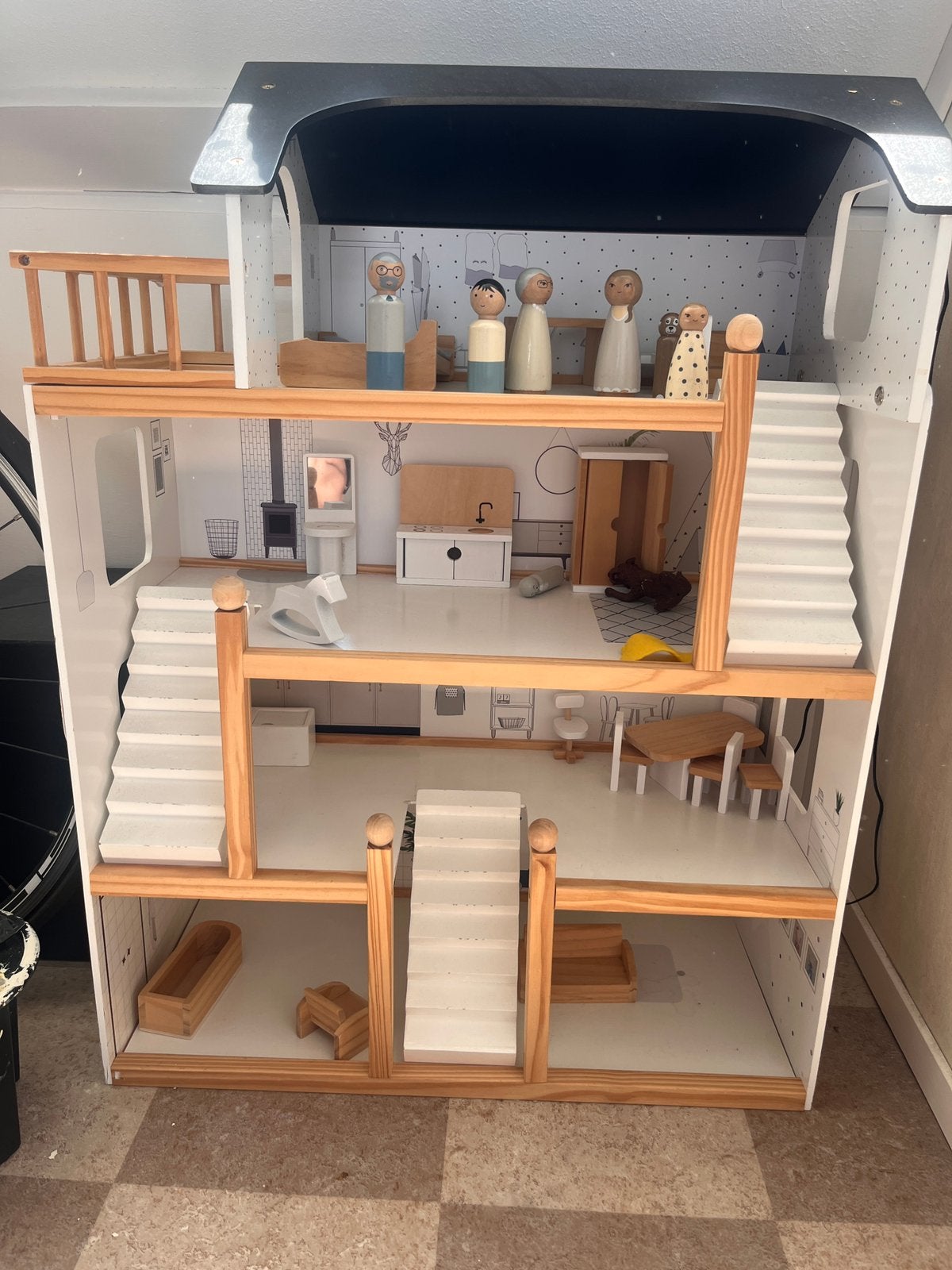 Leuk houten poppenhuis, Kinderen en Baby's, Speelgoed | Poppenhuizen, Ophalen, Gebruikt, Poppenhuis