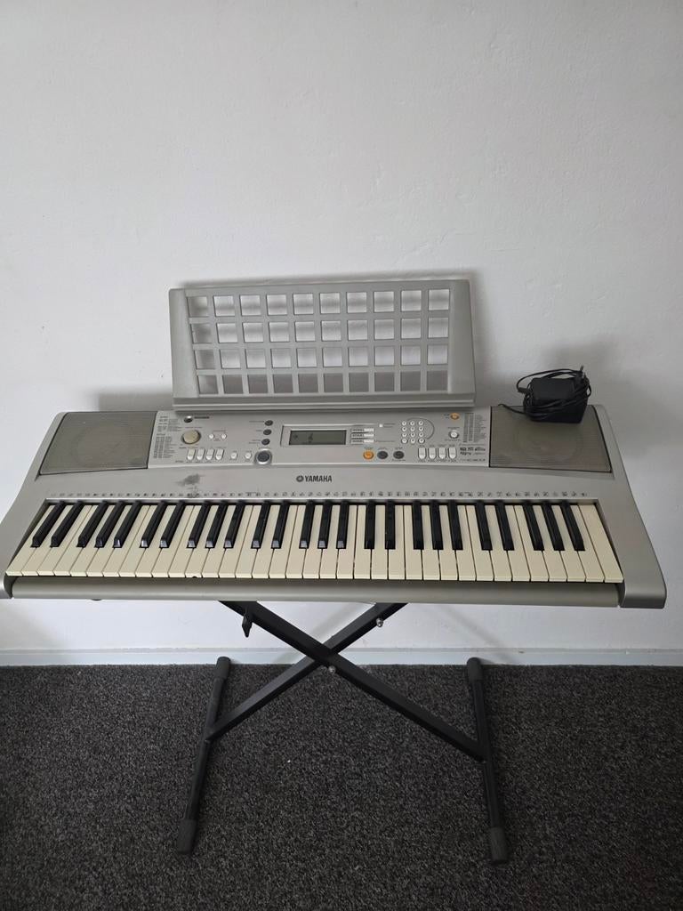 Yamaha E303 Keyboard met 61 toetsen, Ophalen, Yamaha, Met standaard, 61 toetsen