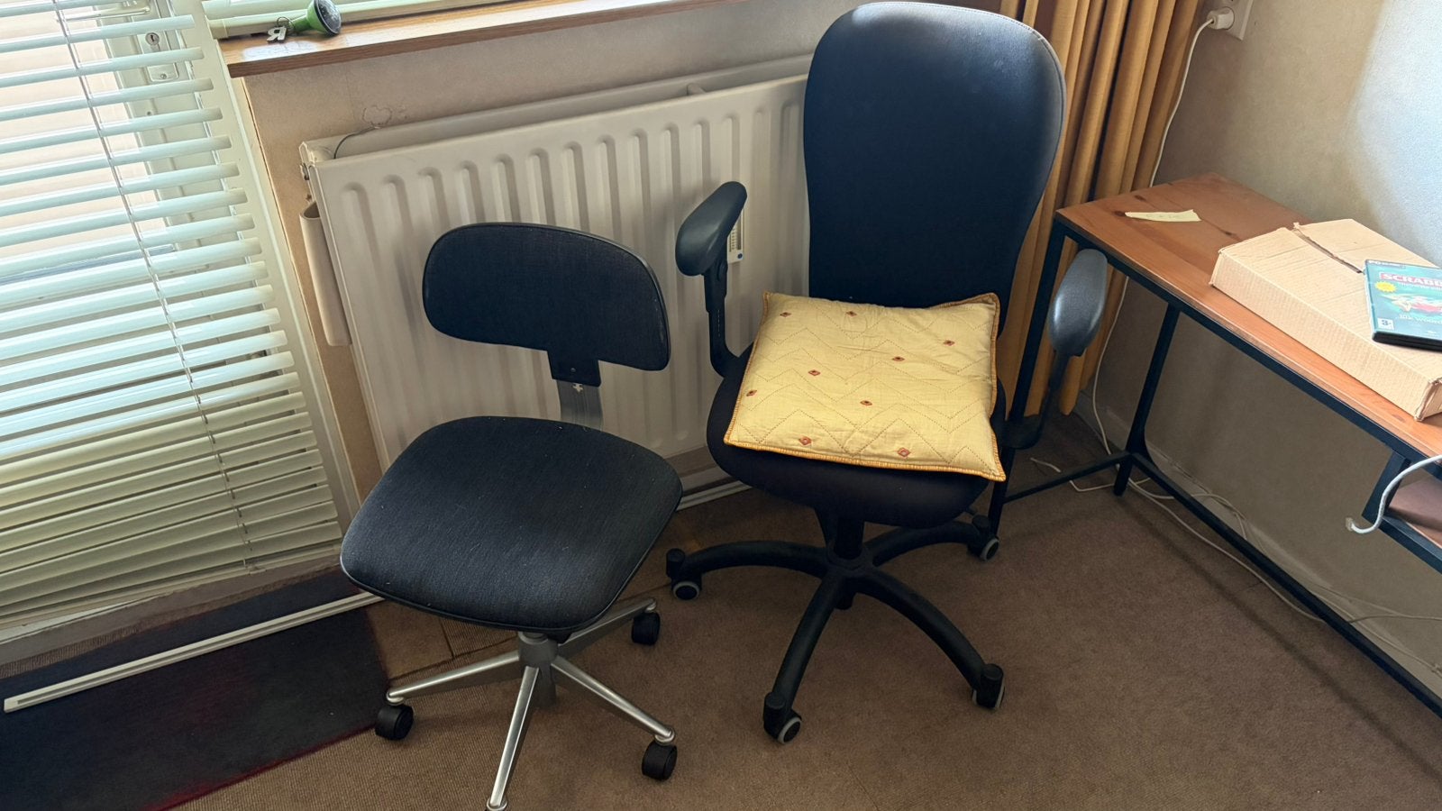 Bureaustoelen, twee stuks, Ophalen, Gebruikt, Zwart