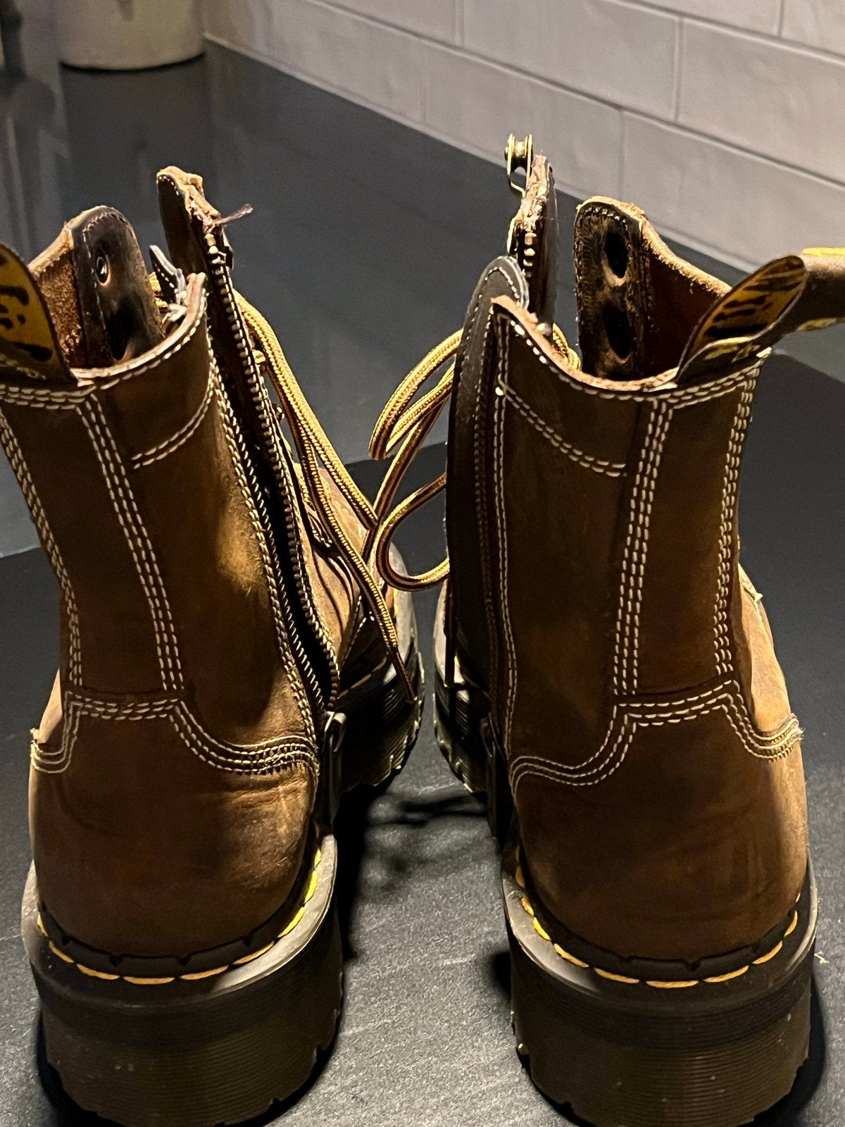Dr. Martens bruine leren laarzen met plateauzool, Ophalen of Verzenden, Gedragen, Bruin, Lage of Enkellaarzen
