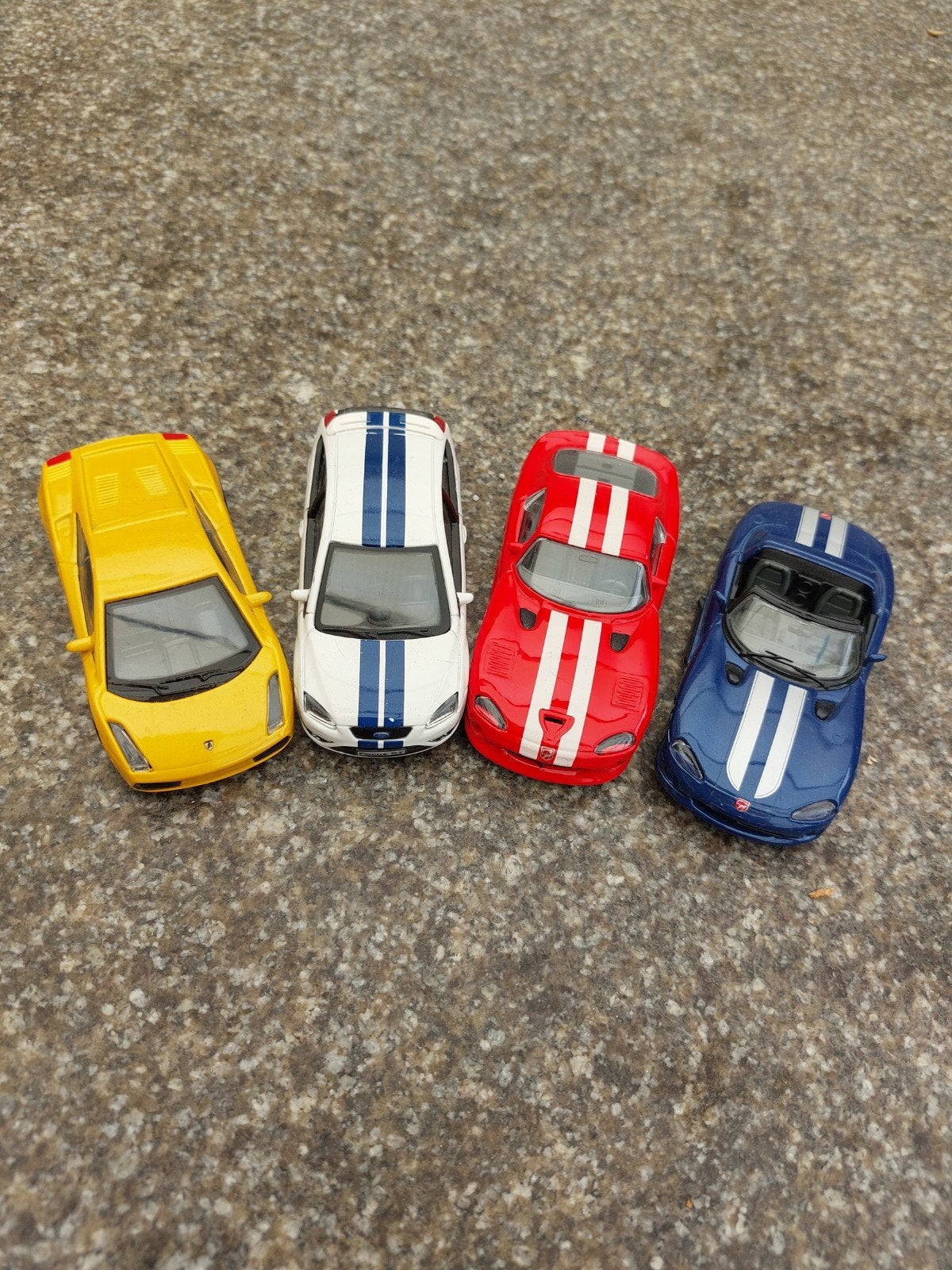 Set van 4 Maisto en Bburago modelauto's, Ophalen of Verzenden, Zo goed als nieuw, Auto