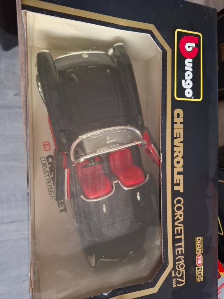 Bburago 1:18 Chevrolet Corvette (1957), Ophalen, Zo goed als nieuw, Auto, Bburago