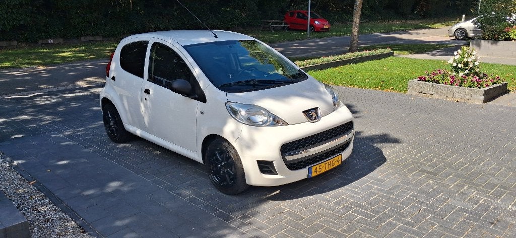Peugeot 107 1.0 12V 5DR 2012 airco, Auto's, Voorwielaandrijving, 4 stoelen, Origineel Nederlands, Handgeschakeld
