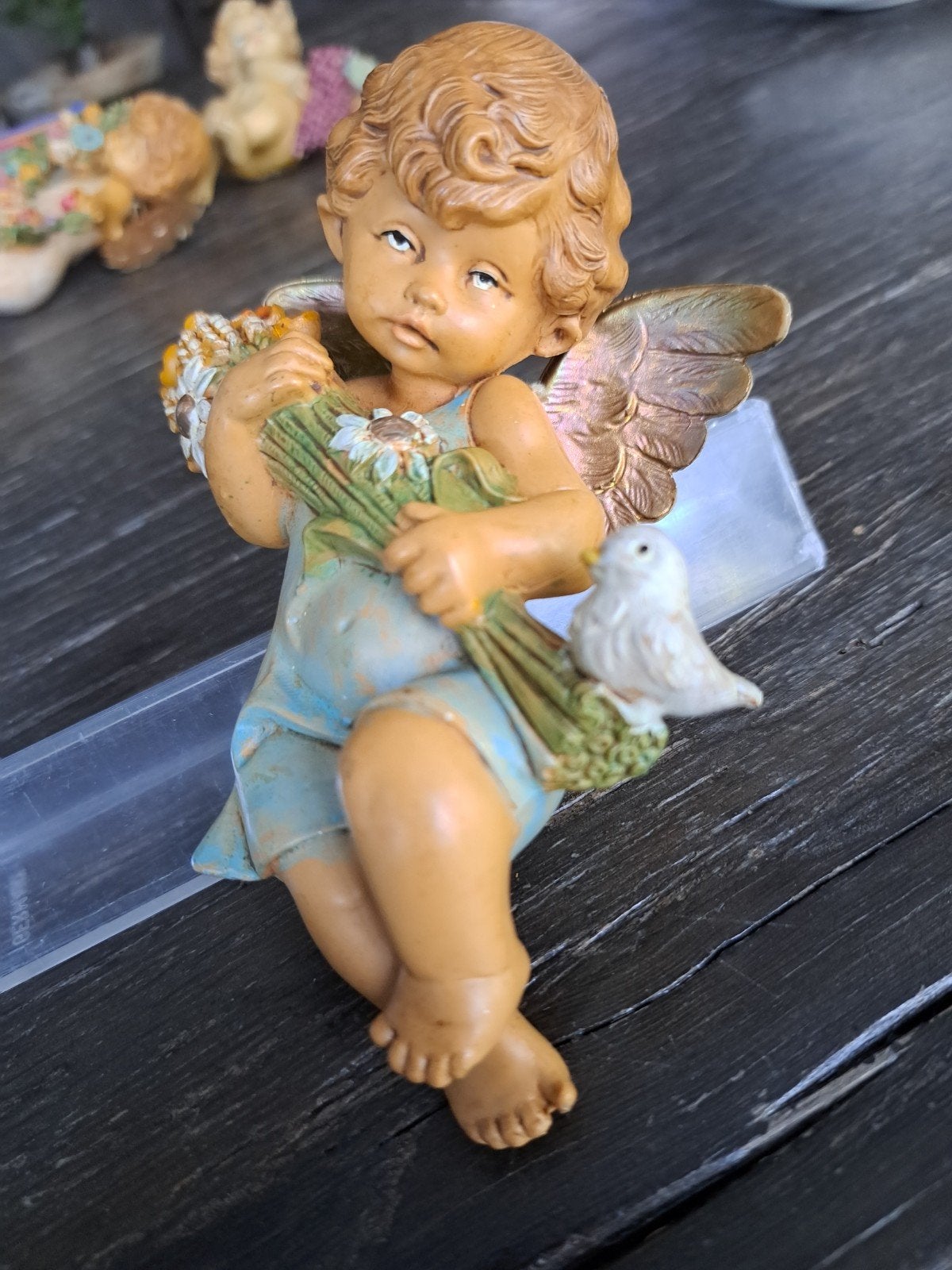Oude Italiaanse engel van zwaar kunststof met vogeltje, Ophalen of Verzenden, Gebruikt, Overige typen