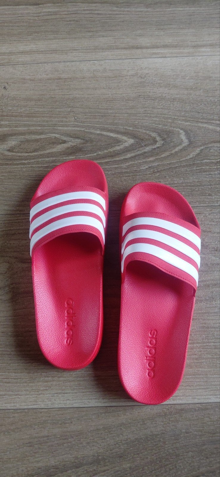 Adidas slippers rood maat 40/41, Slippers, Adidas, Ophalen of Verzenden, Gedragen