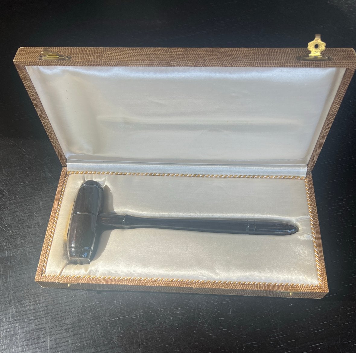 Vintage veilinghamer met inscriptie - Koninklijk Nationaal T, Ophalen of Verzenden