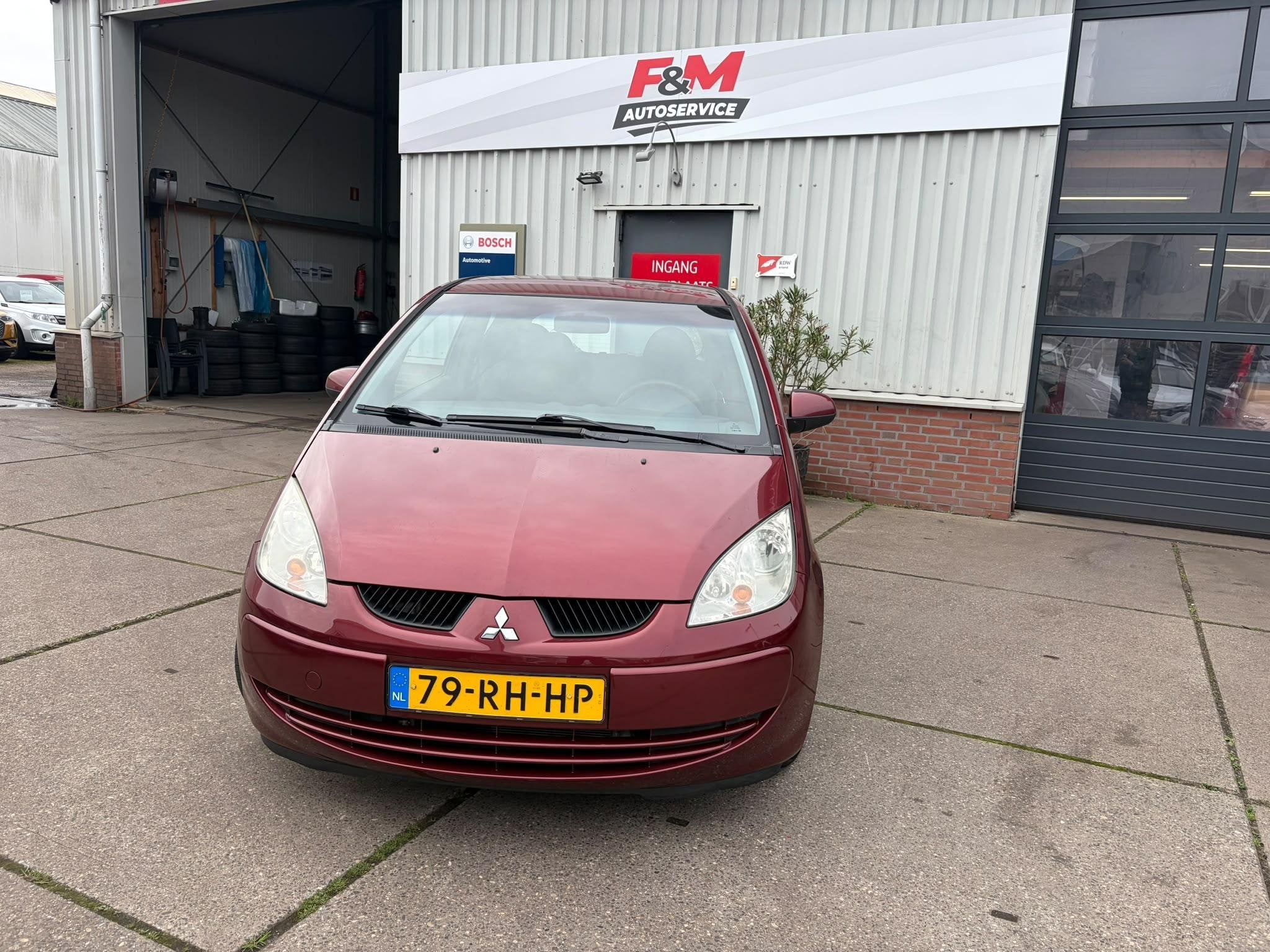 Mitsubishi Colt 1.3 Invite Airco, radio, Voorwielaandrijving, Gebruikt, Colt, Origineel Nederlands